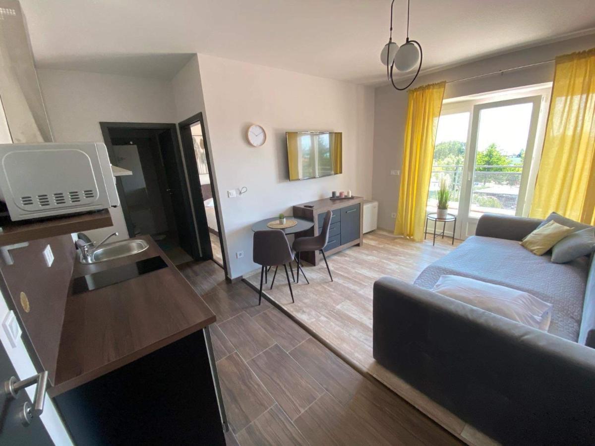 Balkon Apartmanhaz Panzio Balatonfured Luaran gambar