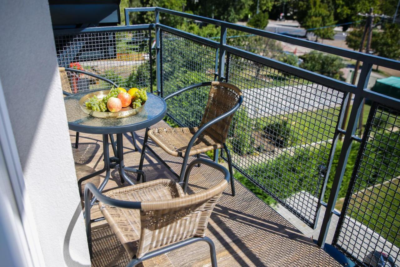 Balkon Apartmanhaz Panzio Balatonfured Luaran gambar