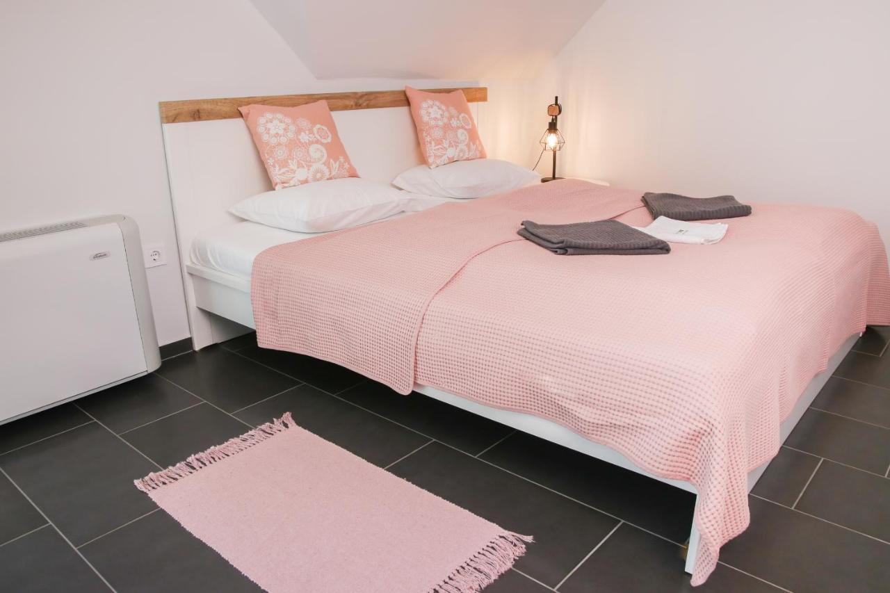 Balkon Apartmanhaz Panzio Balatonfured Luaran gambar