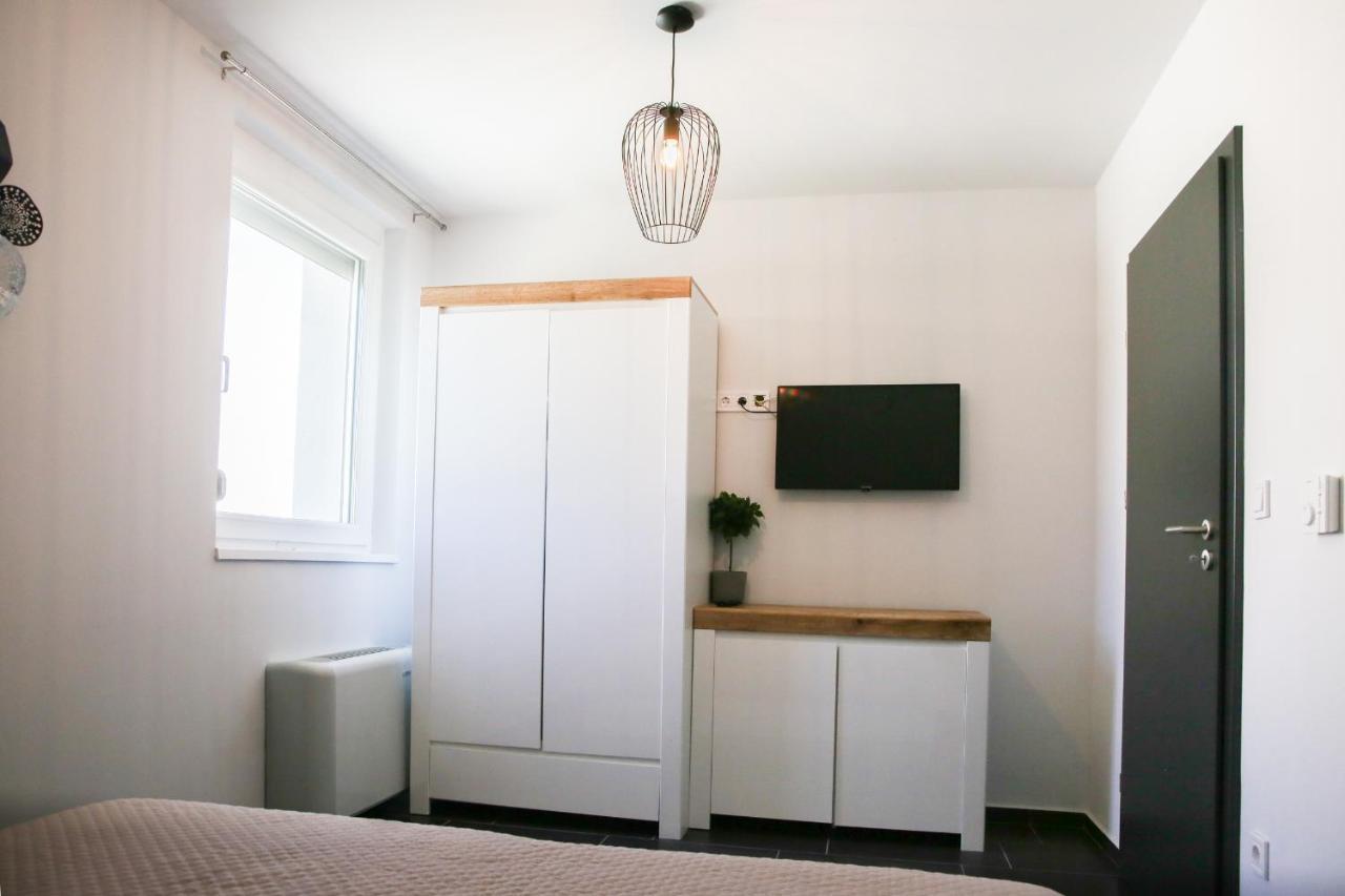 Balkon Apartmanhaz Panzio Balatonfured Luaran gambar