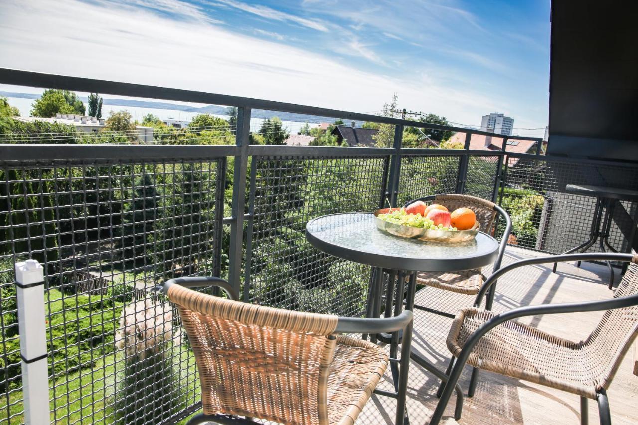 Balkon Apartmanhaz Panzio Balatonfured Luaran gambar