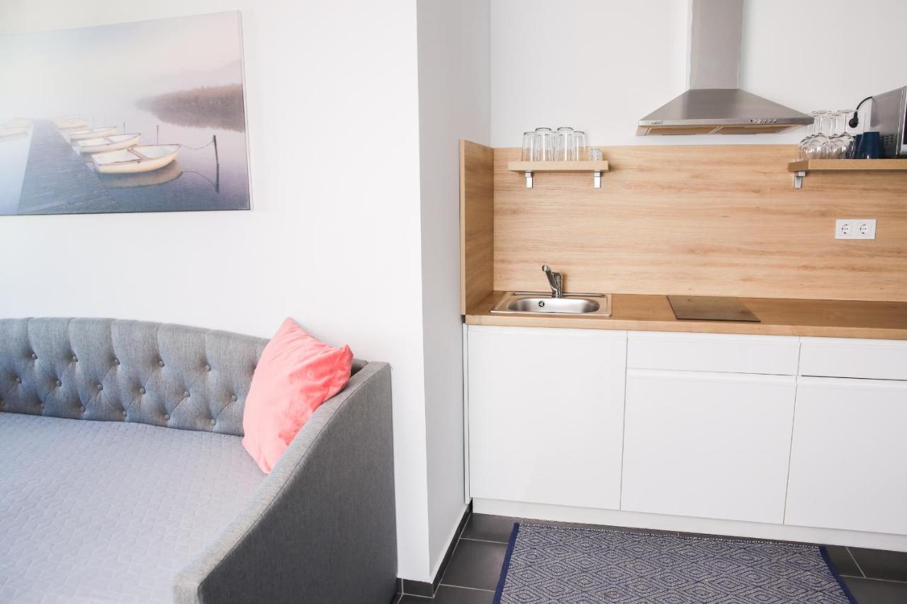 Balkon Apartmanhaz Panzio Balatonfured Luaran gambar