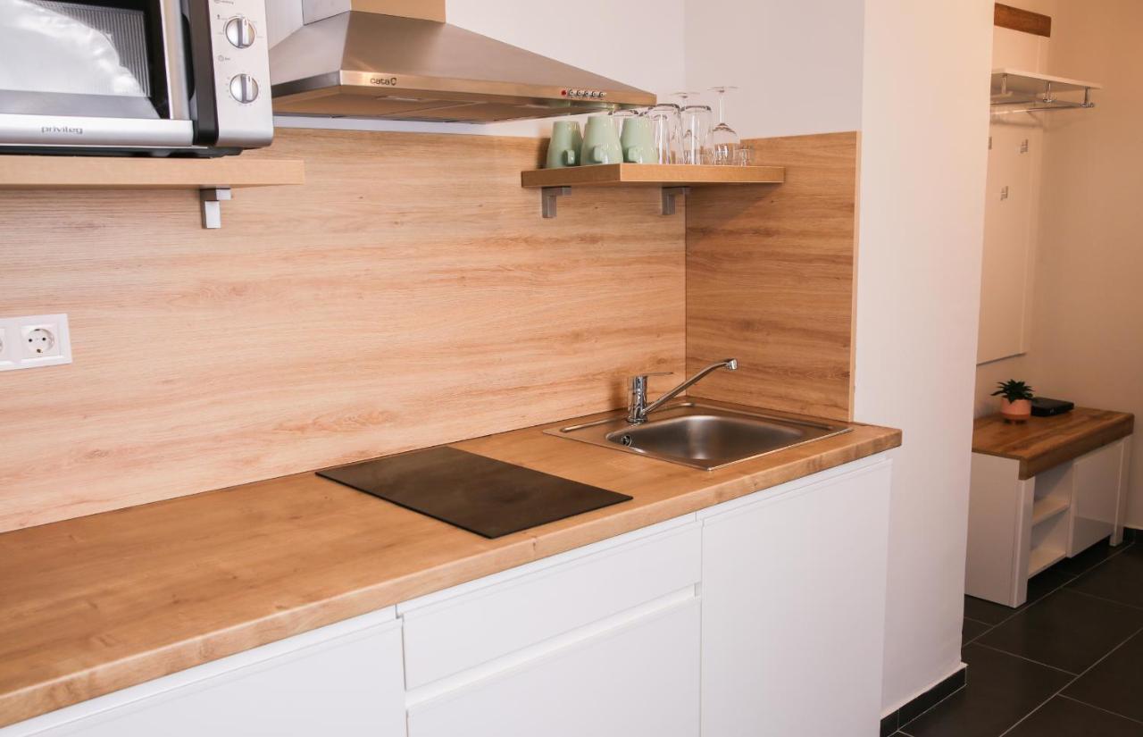 Balkon Apartmanhaz Panzio Balatonfured Luaran gambar
