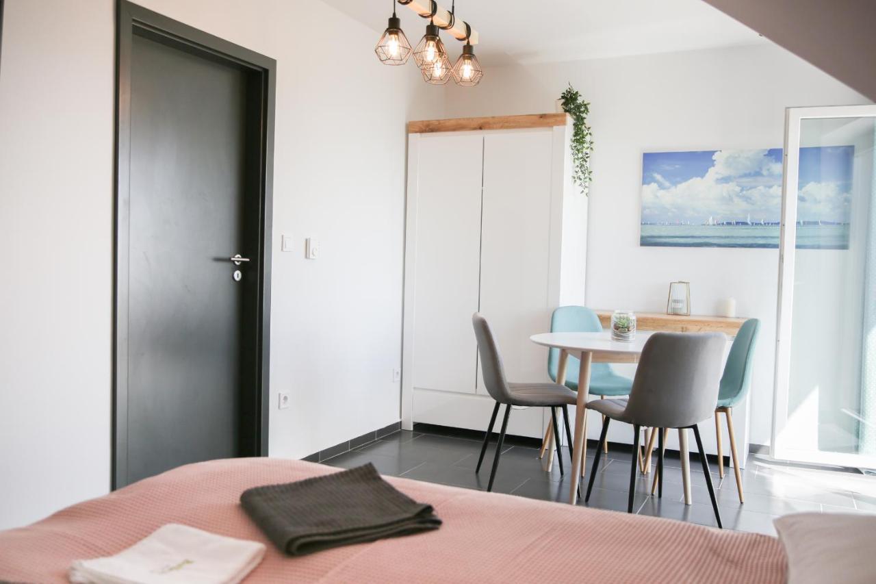 Balkon Apartmanhaz Panzio Balatonfured Luaran gambar