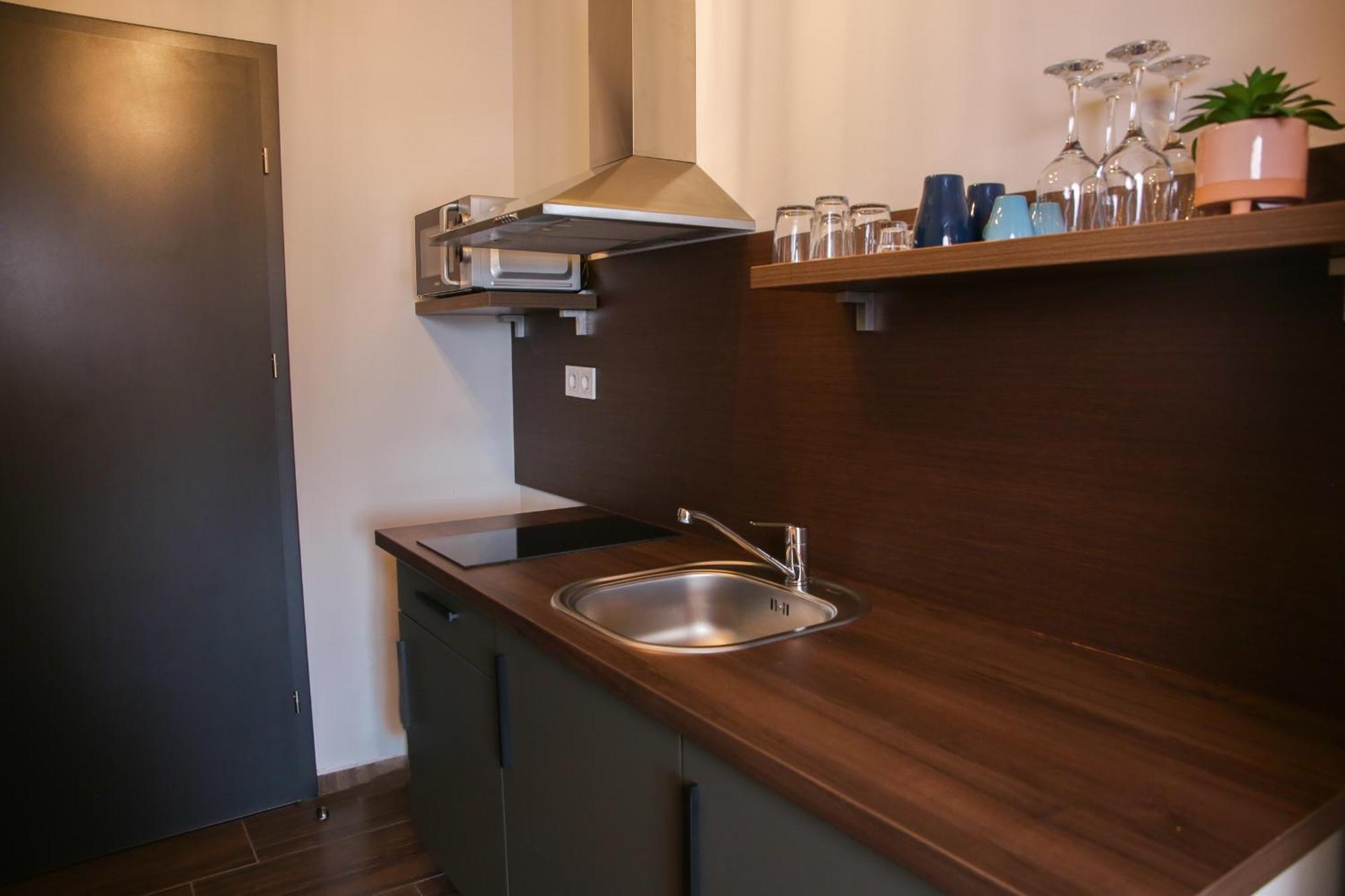 Balkon Apartmanhaz Panzio Balatonfured Luaran gambar