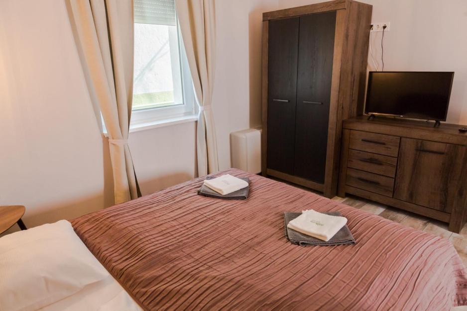 Balkon Apartmanhaz Panzio Balatonfured Luaran gambar