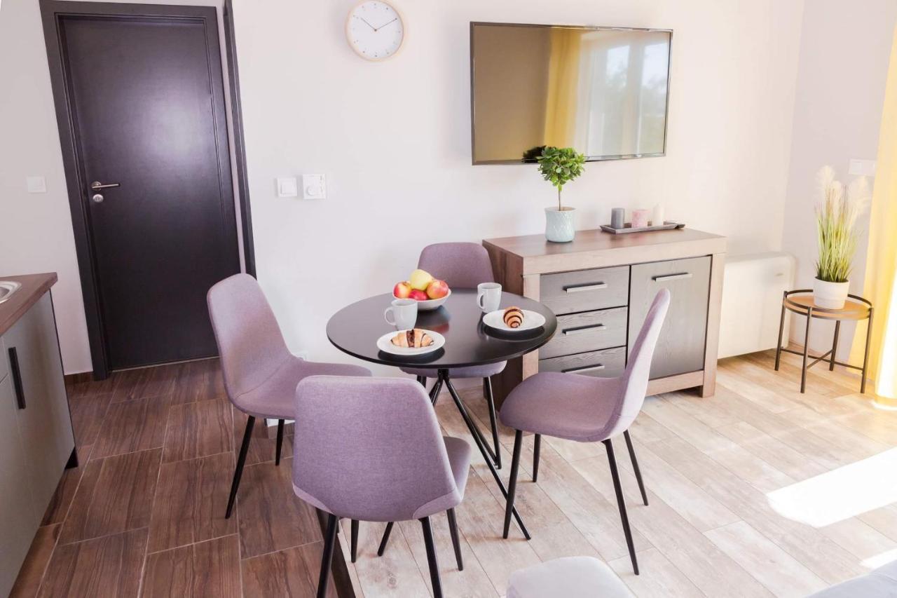 Balkon Apartmanhaz Panzio Balatonfured Luaran gambar