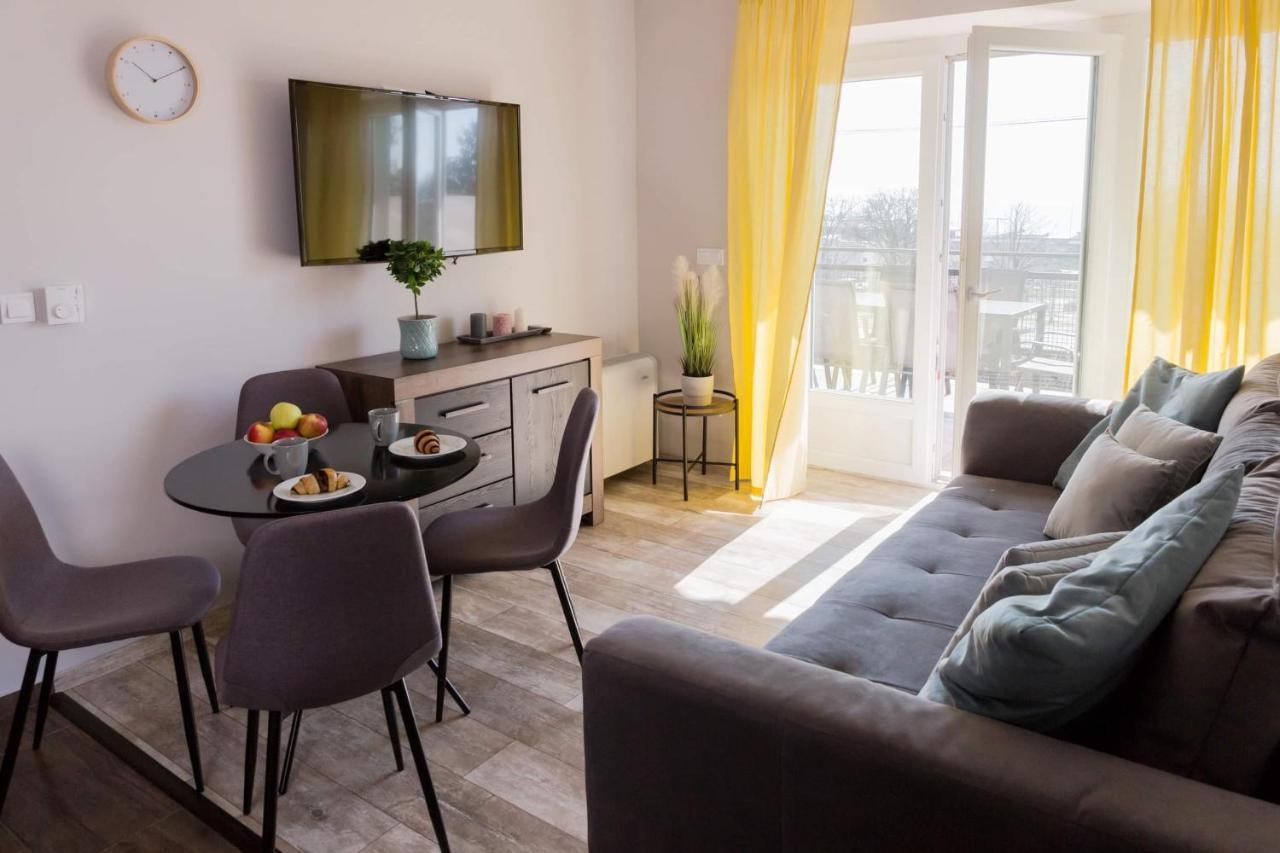 Balkon Apartmanhaz Panzio Balatonfured Luaran gambar