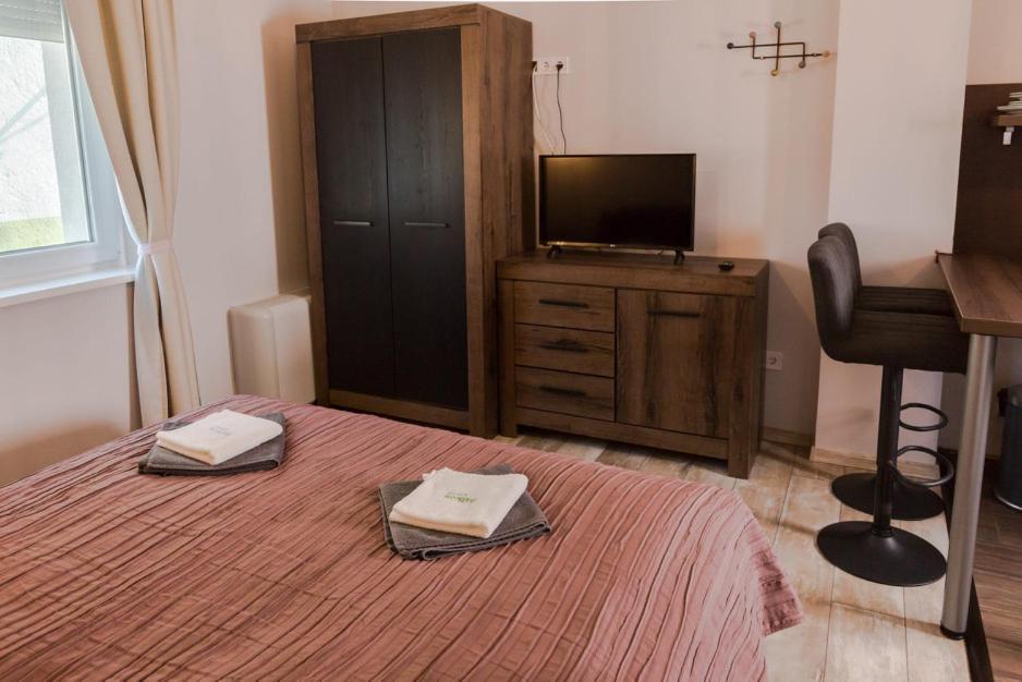 Balkon Apartmanhaz Panzio Balatonfured Luaran gambar