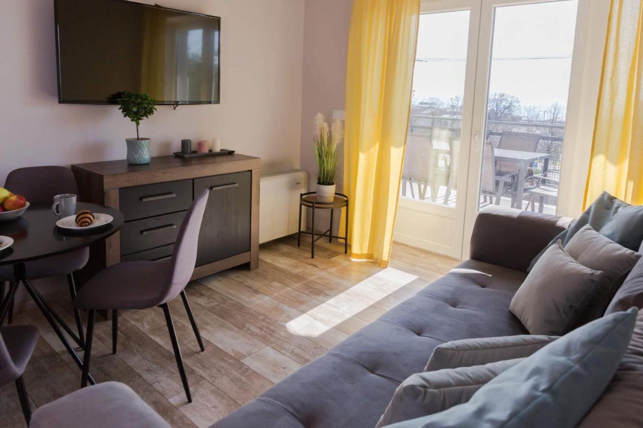 Balkon Apartmanhaz Panzio Balatonfured Luaran gambar